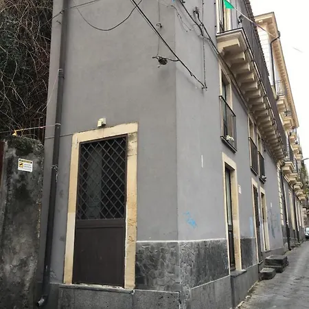 Calogero Aeroporto di Catania Fontana Rossa